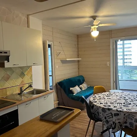 Appartement Au Bord De La Avec Parking à - Fr-1-652-55 *