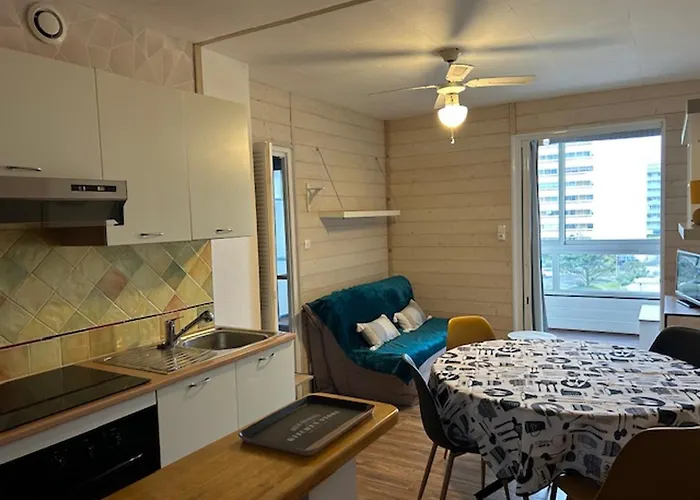 Appartement Au Bord De La Avec Parking à - Fr-1-652-55 *